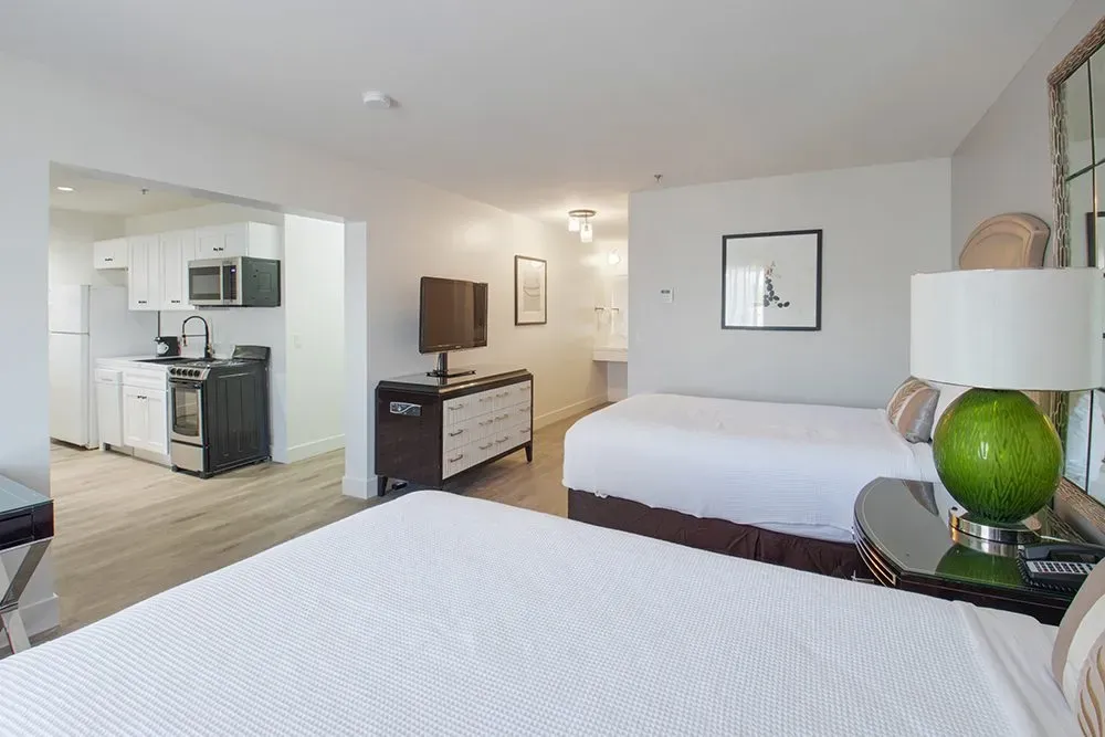 The One Bedroom Two Double Beds Suite at the Elkotel